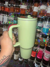 Load image into Gallery viewer, 40oz W/ Grip handle
