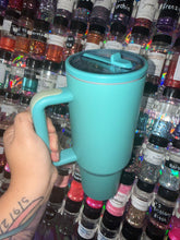 Load image into Gallery viewer, 40oz W/ Grip handle
